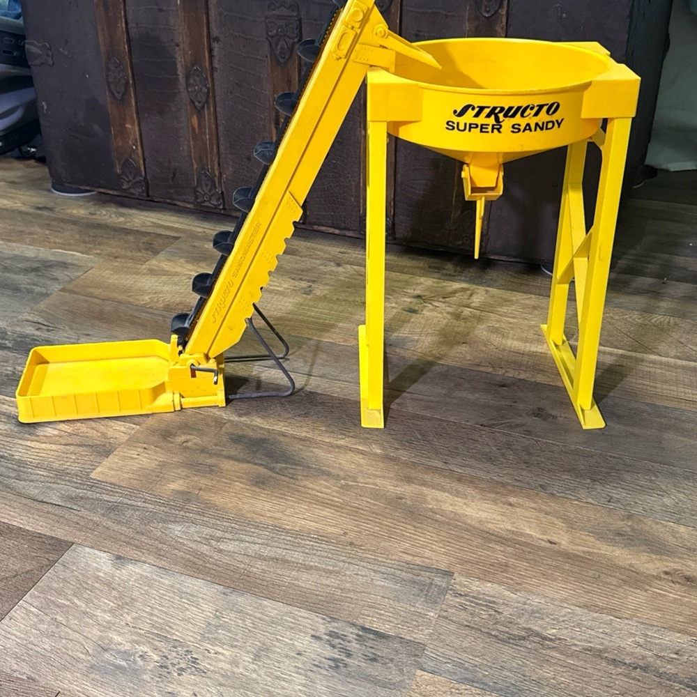 Super Sandy Yellow Construction Toy